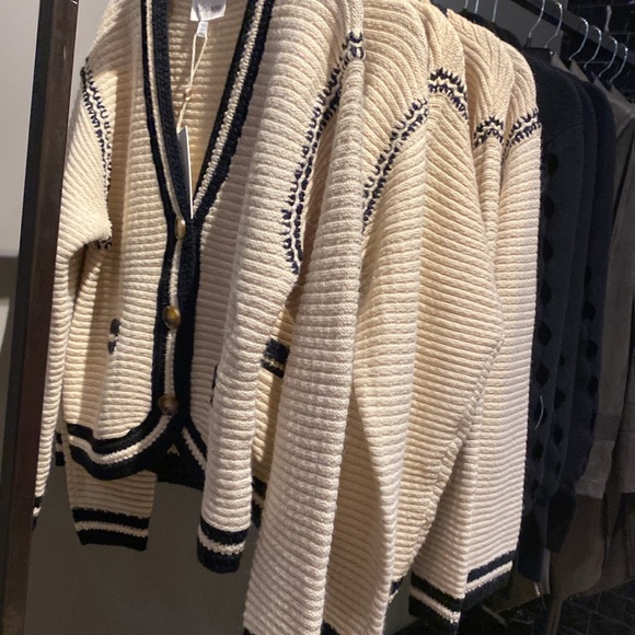 Heartloom Kenya Cardigan - Picture 16 of 16